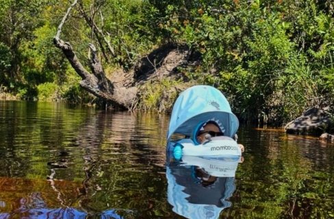 Crianças na cachoeira